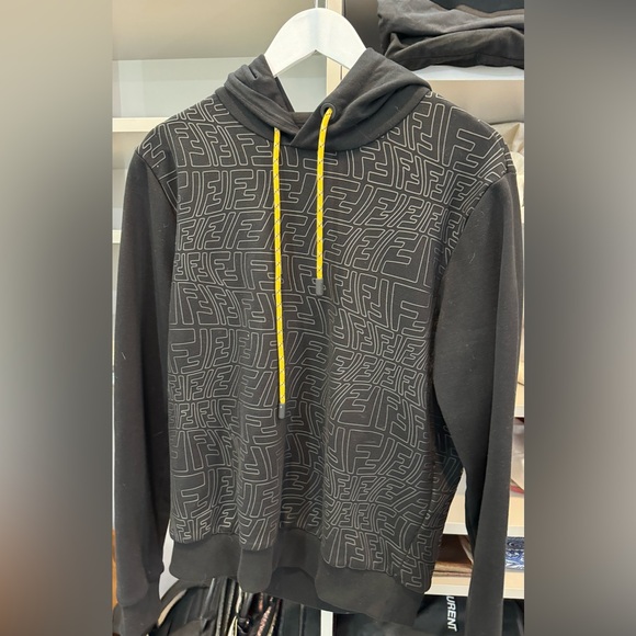 Men’s Fendi sweatshirt - Picture 1 of 3